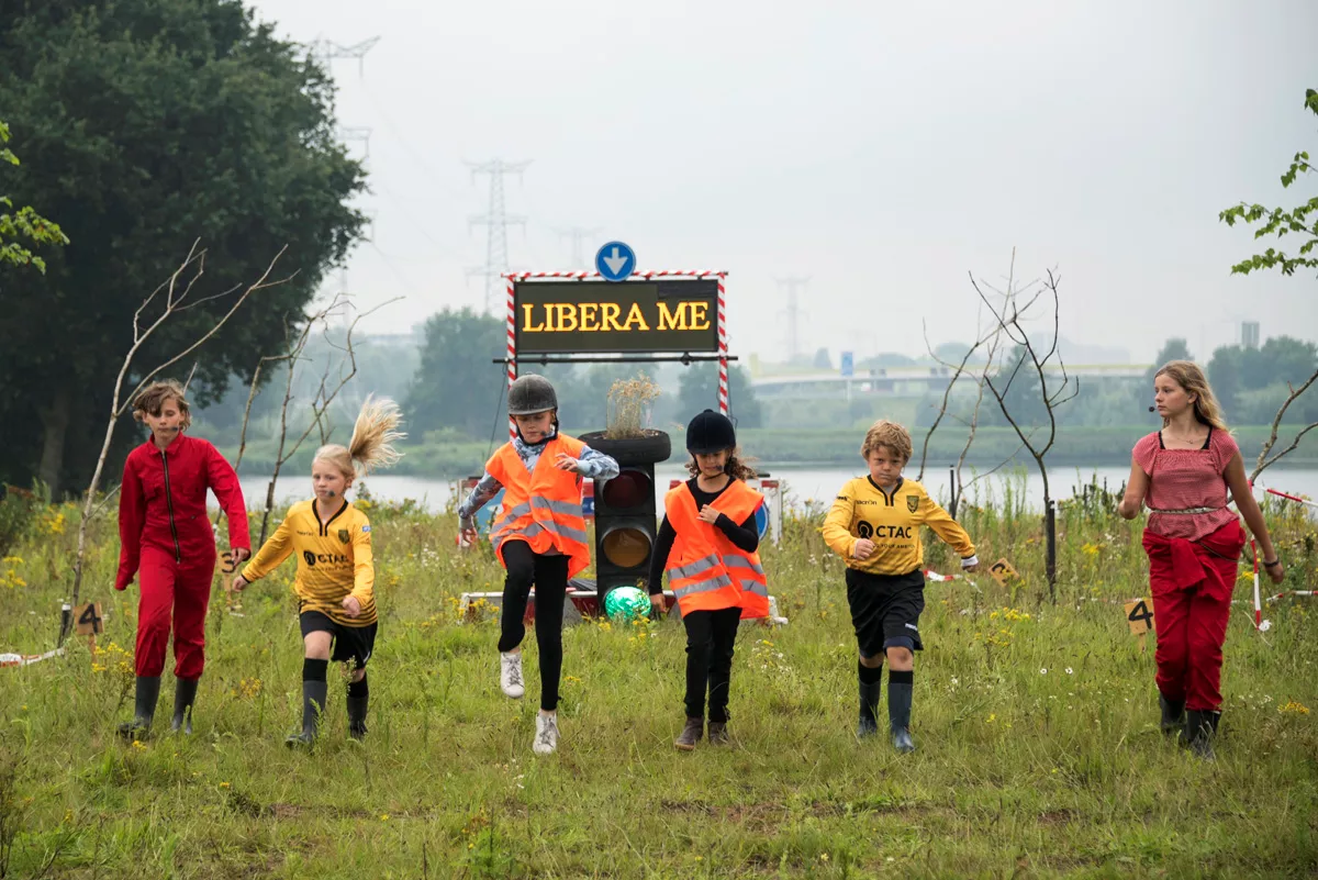 Artemis - Hallo Dampkring